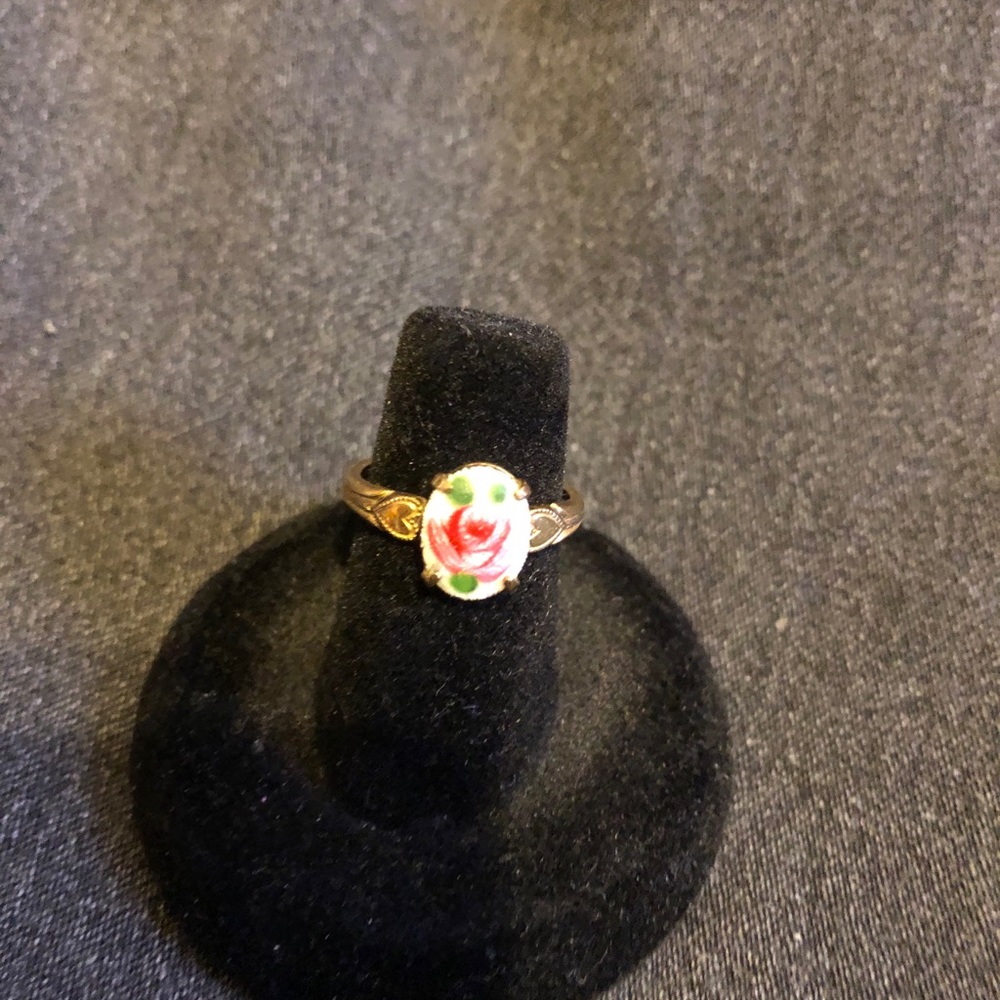 Flower 🌹 ring. Perfect for little girls